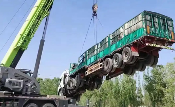 贵南道路脱困救援案例